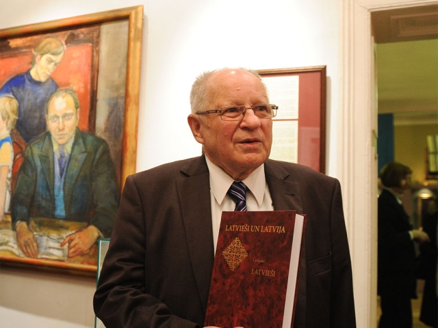 29. novembrī 85 gadu vecumā mūžībā devies Latvijas Zinātņu akadēmijas (LZA) akadēmiķis profesors Jānis Stradiņš – izcilākā 20. un 21. gadsimta personība Latvijas zinātnē un kultūrā. 29. novembrī 85 gadu vecumā mūžībā devies Latvijas Zinātņu akadēmijas (LZA) akadēmiķis profesors Jānis Stradiņš – izcilākā 20. un 21. gadsimta personība Latvijas zinātnē un kultūrā.